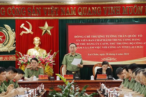 Thượng tướng Trần Quốc Tỏ làm việc với Công an tỉnh Lai Châu