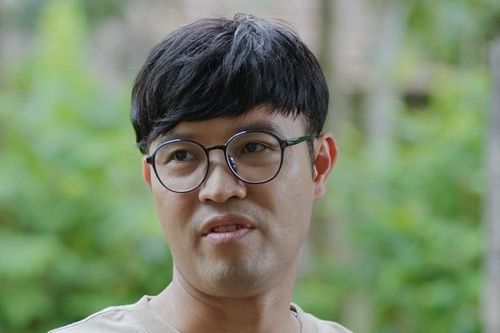 Chuyện lạ lùng, NSƯT Thái Sơn nhờ đạo diễn mắng để nhịn cười