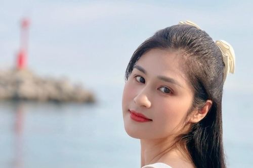 MC Minh Trang thời sự 19h ngoài đời khác hẳn trên sóng VTV, Võ Hoài Nam suy tư