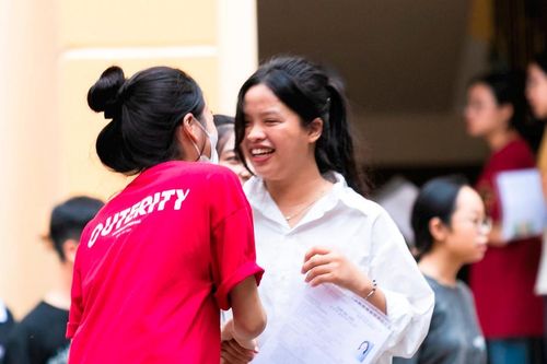 Đề thi và đáp án gợi ý môn Tiếng Anh mã đề 404 - Tốt nghiệp THPT 2024