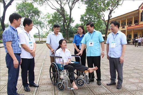 Thi tốt nghiệp THPT 2024: Kịp thời hỗ trợ thí sinh bị tai nạn, đau ốm