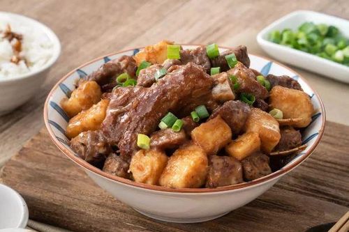 Sườn heo kết hợp với nguyên liệu này đem om sẽ mềm, ngon hấp dẫn ăn vô cùng hao cơm