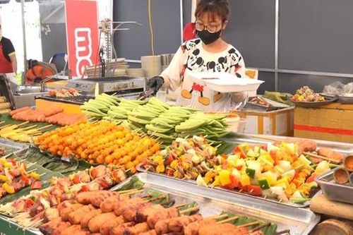 TPHCM: Người dân hào hứng trong Ngày Gia đình Việt Nam tại lễ hội ẩm thực 'Nét quê giữa lòng đô thị'