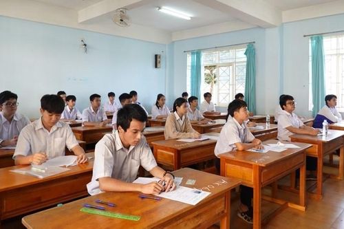 Cập nhật Đề thi và đáp án môn Vật lý mã 218 tốt nghiệp THPT 2024