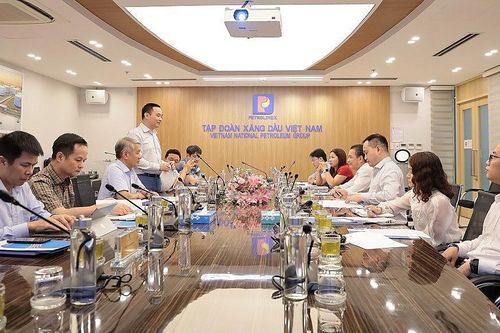Thứ trưởng Bộ Lao động - Thương binh và Xã hội Lê Văn Thanh làm việc với Petrolimex