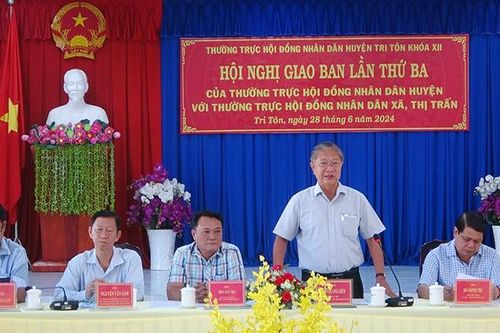 Giao ban hoạt động của HĐND huyện Tri Tôn