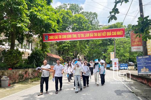 197 thí sinh vắng trong buổi làm bài thi tổ hợp