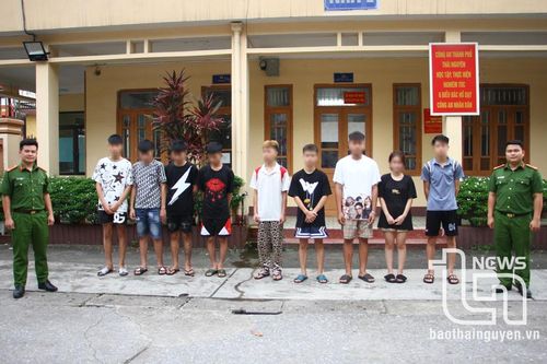 Tạm giam nhóm thanh thiếu niên cướp tài sản, gây rối trật tự công cộng
