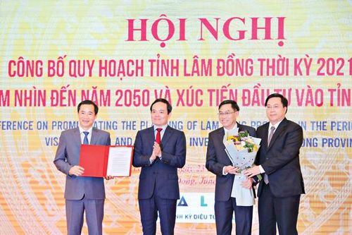 12 doanh nghiệp cam kết đầu tư hơn 142 nghìn tỷ đồng vào tỉnh Lâm Đồng