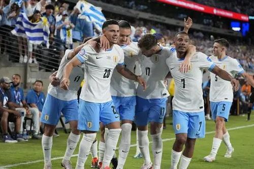 ĐT Uruguay thắng đậm Bolivia