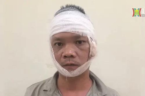 Khởi tố đối tượng chém bố và anh trai