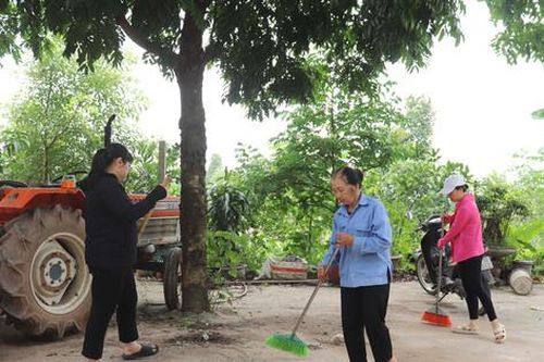 Cán bộ phụ nữ mẫn cán vì cộng đồng