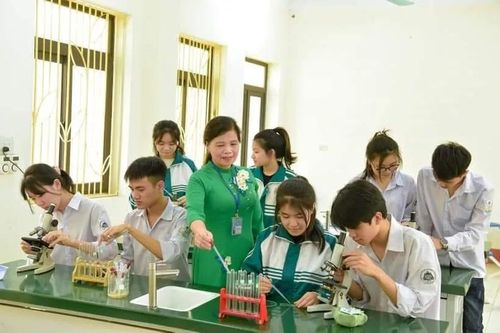 Tỉnh Yên Bái có Nhà giáo Nhân dân đầu tiên