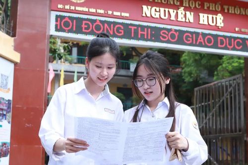 Hình ảnh lắng đọng sau mùa thi đặc biệt của lứa học sinh 'cũ'