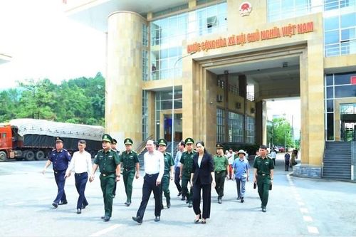 Bí thư Quảng Ninh kiểm tra hoạt động xuất nhập khẩu tại cửa khẩu Hoành Mô