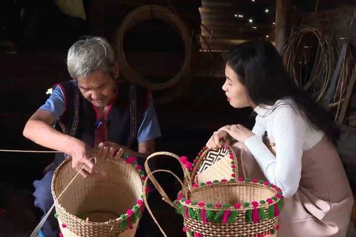 Nghề đan gùi truyền thống của người M'Nông