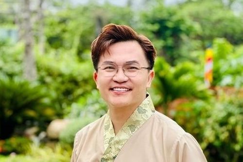 MC Đại Nghĩa tuổi 46: Chưa vợ con dù sống trong biệt thự như 'cung điện'