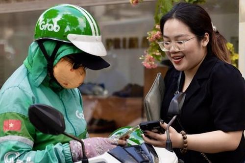 Grab giải bài toán chi phí khi đặt xe giờ cao điểm