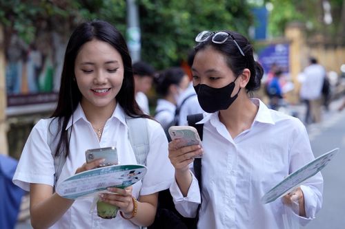 Thí sinh quyết 'dọn hết' sách vở, xách vali du lịch ngay sau kỳ thi THPT