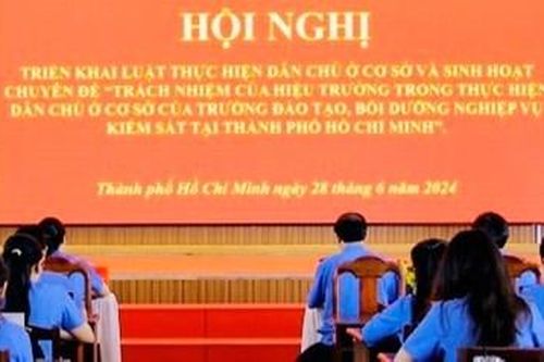 Trường Nghiệp vụ tổ chức Hội nghị triển khai Luật thực hiện dân chủ ở cơ sở và sinh hoạt chuyên đề