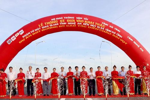 Chính thức thông xe toàn tuyến cao tốc Diễn Châu - Bãi Vọt