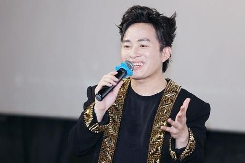 Ca sĩ Tùng Dương hát 'Cánh chim Phượng hoàng' tôn vinh người phụ nữ