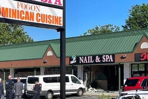 Xe ôtô đâm vào tiệm nail ở New York, ít nhất 13 người thương vong