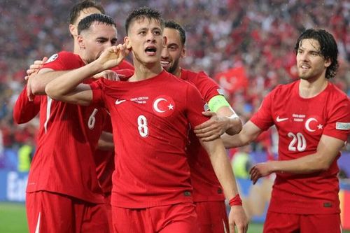 Arda Guler vượt mặt Ronaldo và Mbappe