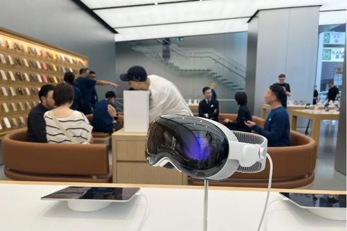 Apple Vision Pro ra mắt tại Hong Kong, thu hút người mua từ Trung Quốc và Đông Nam Á