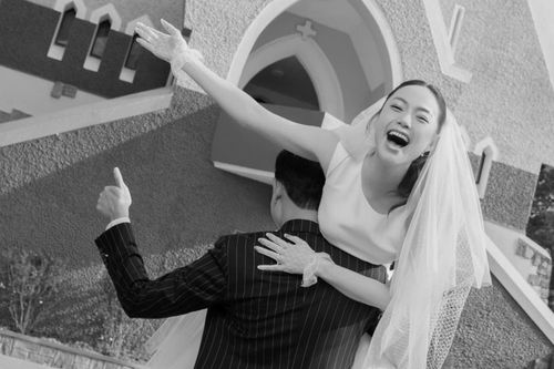 Hội người đẹp quyết giấu mặt 'chồng' tới cùng