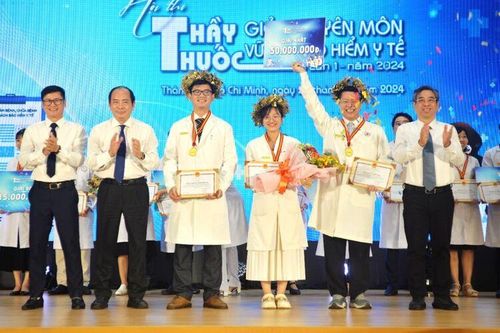 Bác sĩ Bệnh viện Đa khoa Trung tâm An Giang đoạt giải cao tại Hội thi 'Thầy thuốc giỏi chuyên môn, vững bảo hiểm y tế' lần 1/2024