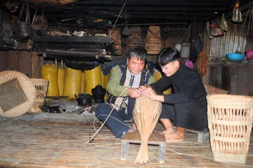 Người Ve với nghề đan lát