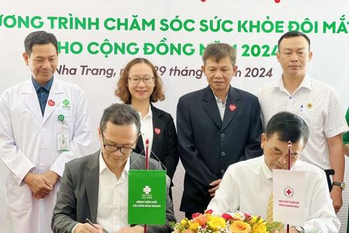 Ký kết chương trình chăm sóc sức khỏe đôi mắt cho cộng đồng