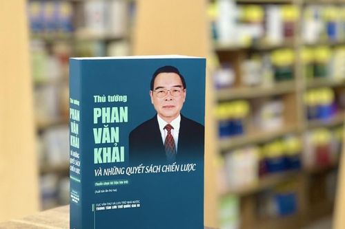 Tuyển chọn tài liệu lưu trữ về cố Thủ tướng Phan Văn Khải