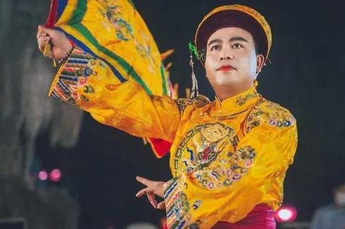 Nghệ nhân Ưu tú Phạm Hồng Quang: Thanh đồng phải có căn số, đạo đức và nhận thức đúng đắn