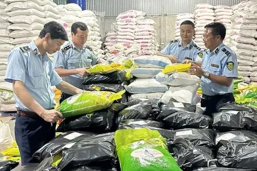 Phát hiện hơn 5 tấn 'Gạo Ông Cua' giả trên Shopee
