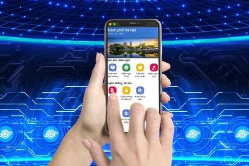 Người Hà Nội trải nghiệm ứng dụng iHanoi