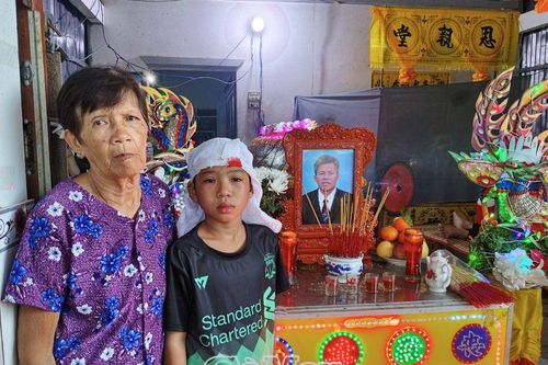 Hai lần mồ côi