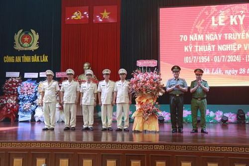 Đắk Lắk: Kỷ niệm 70 năm Ngày truyền thống lực lượng Kỹ thuật nghiệp vụ và Ngoại tuyến