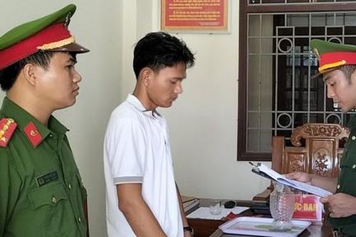 Chở khách đi đám cưới rồi 'tiện tay' cạy cốp xe trộm tài sản