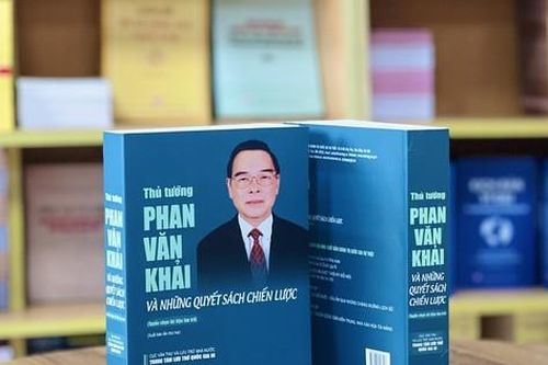 Tuyển chọn tài liệu lưu trữ 'Thủ tướng Phan Văn Khải và những quyết sách chiến lược'