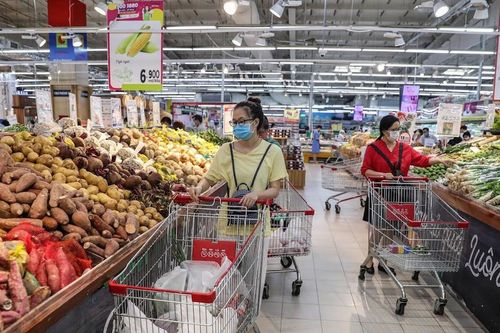 Thấp thỏm nỗi lo sau tăng lương