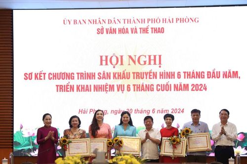 'Đánh thức' tình yêu của công chúng với nghệ thuật sân khấu