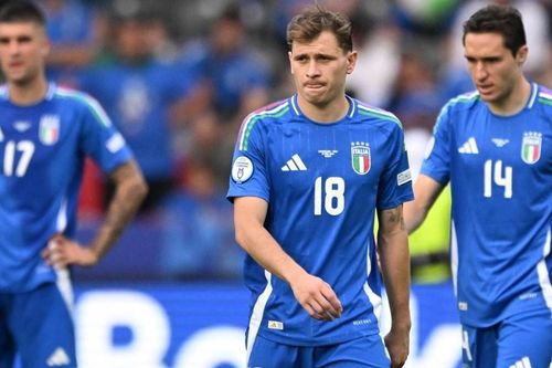 Italy thành cựu vương, HLV đổ lỗi cho thiếu thời gian