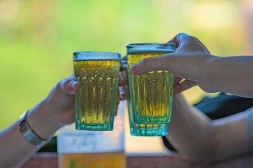 Những đại gia từng 'nếm vị đắng' của bia