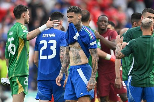 Italy đá kém do cầu thủ được ăn chơi nhiều hơn tập
