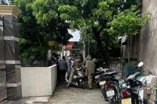 Thợ lái máy xúc mang dao chém 3 người