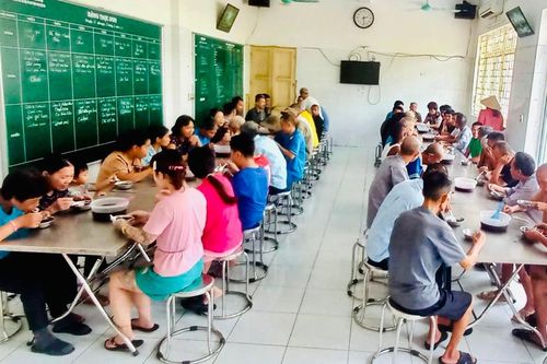 Hà Nội tiếp nhận 225 người lang thang về chăm sóc, nuôi dưỡng