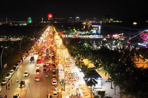 Đến Quảng Ninh không thể bỏ qua chợ đêm 'có hết'