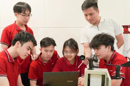 Chuẩn cơ sở giáo dục đại học: Chồng chéo quy định?